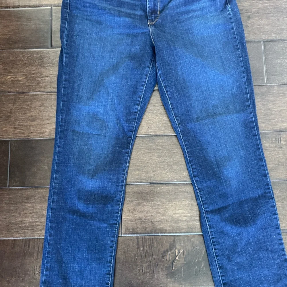 ❤️3/$30 Levi's Classic Straight Fit Women's Jeans – Dark Wash – Size 12 - Picture 4 of 12